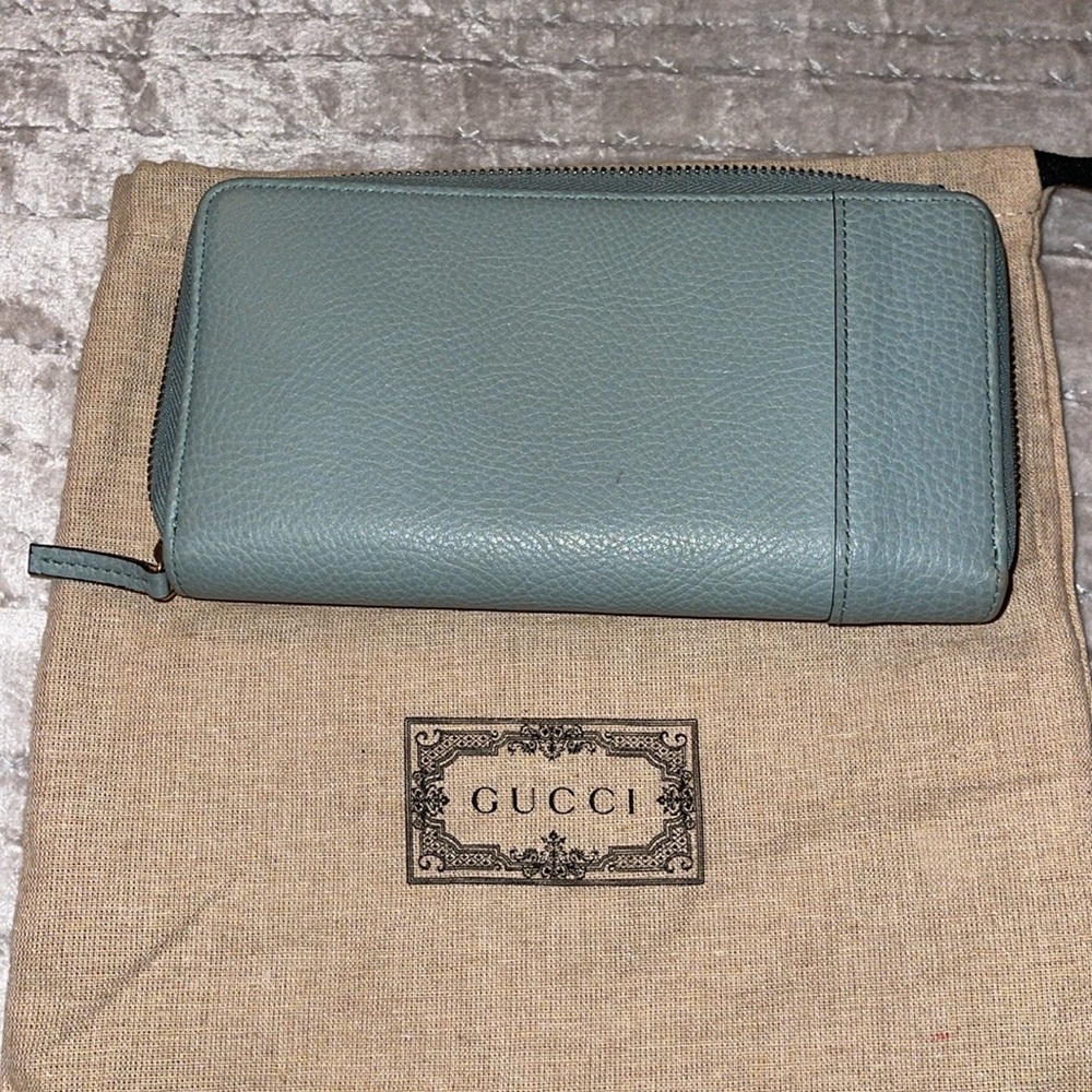 Gucci preloved wallet teal color excellent condition zipper - Picture 7 of 7